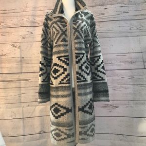 🐠2/$16 Aztec inspired long sweater/coat